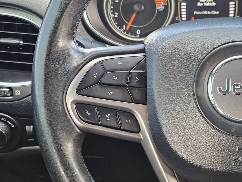 2020 Jeep Cherokee - Image 27