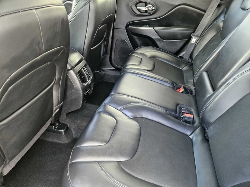 2020 Jeep Cherokee - Image 29