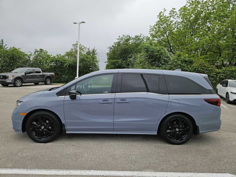 2023 Honda Odyssey - Image 4