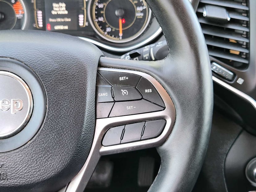 2019 Jeep Cherokee - Image 28