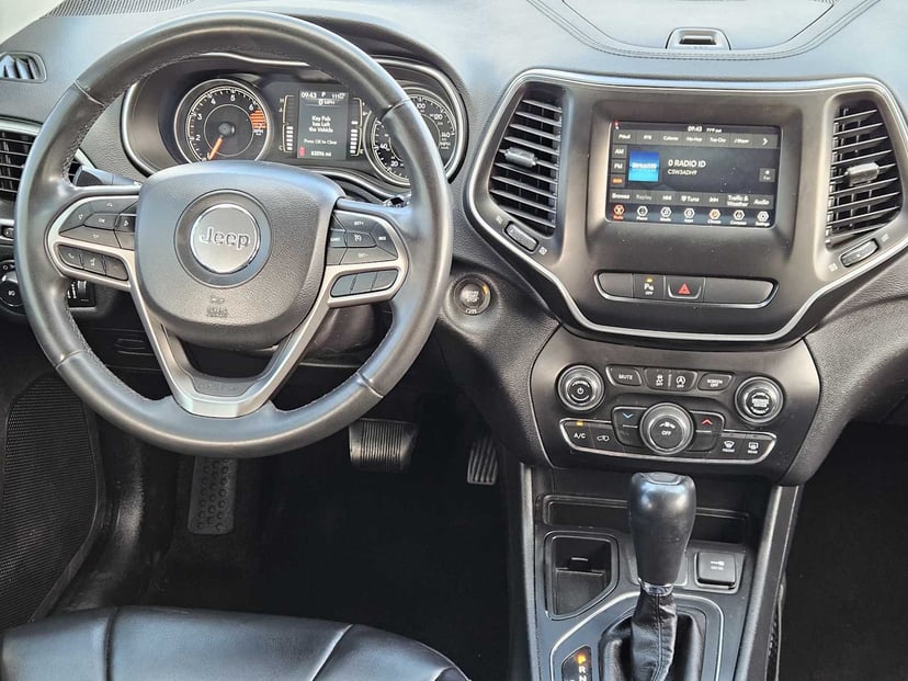 2020 Jeep Cherokee - Image 26