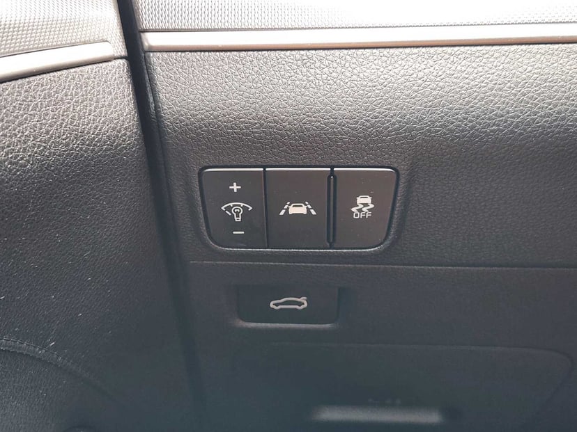 2022 Kia K5 - Image 22