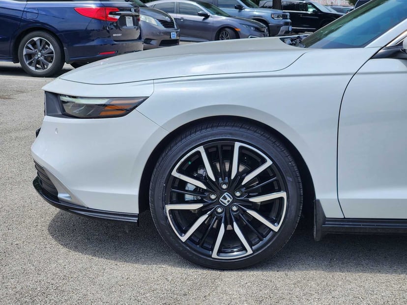 2023 Honda Accord Hybrid - Image 8