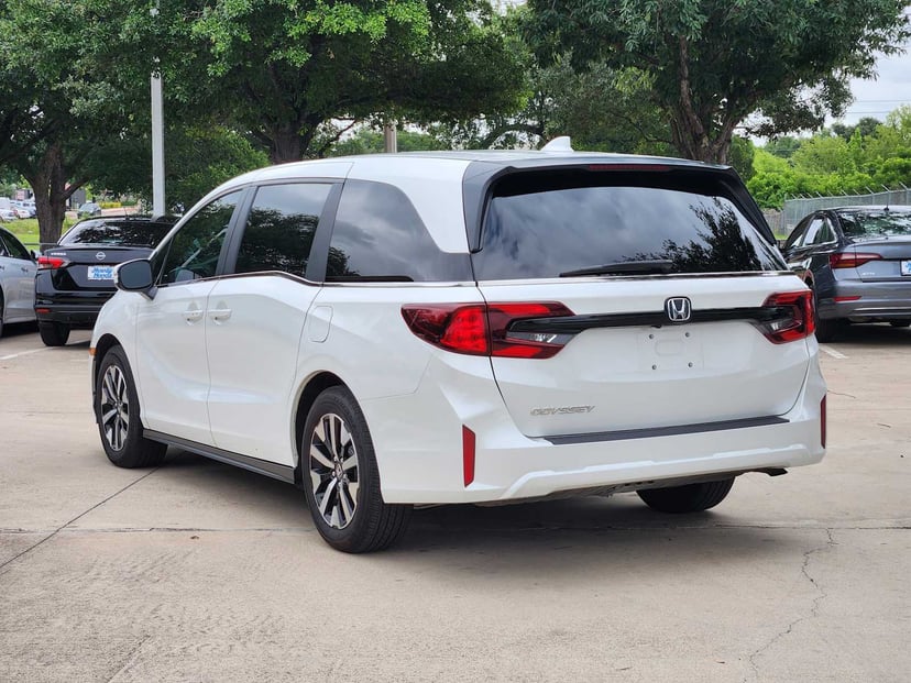 2025 Honda Odyssey - Image 5
