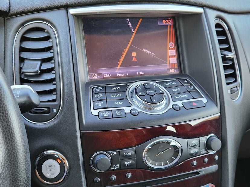 2017 INFINITI QX50 - Image 17