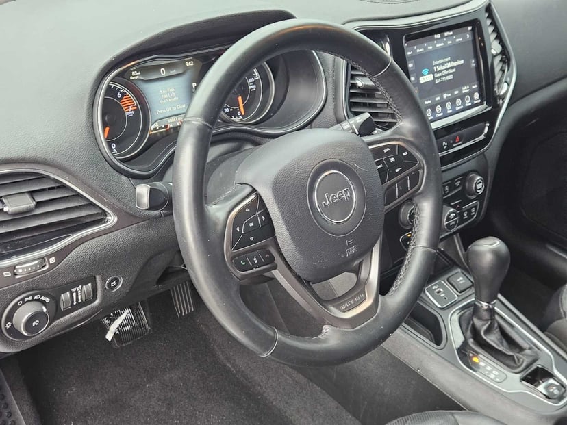 2019 Jeep Cherokee - Image 2