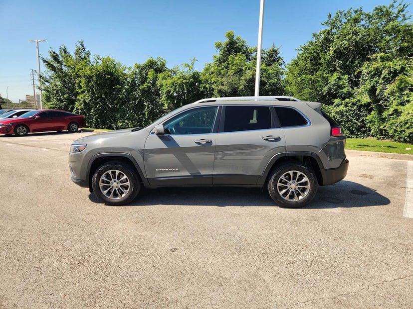 2019 Jeep Cherokee - Image 4