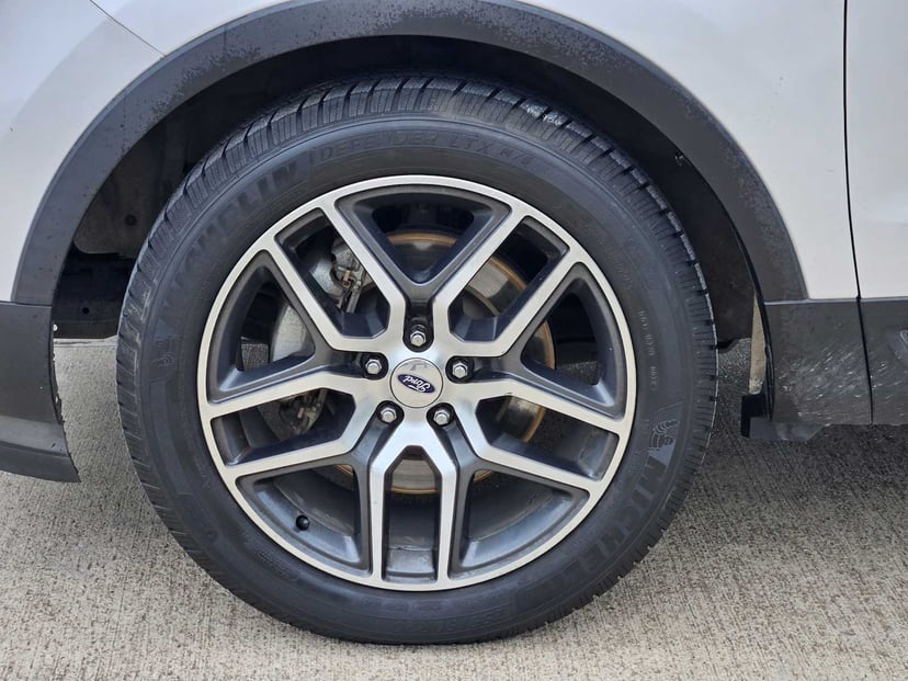 2017 Ford Explorer - Image 4