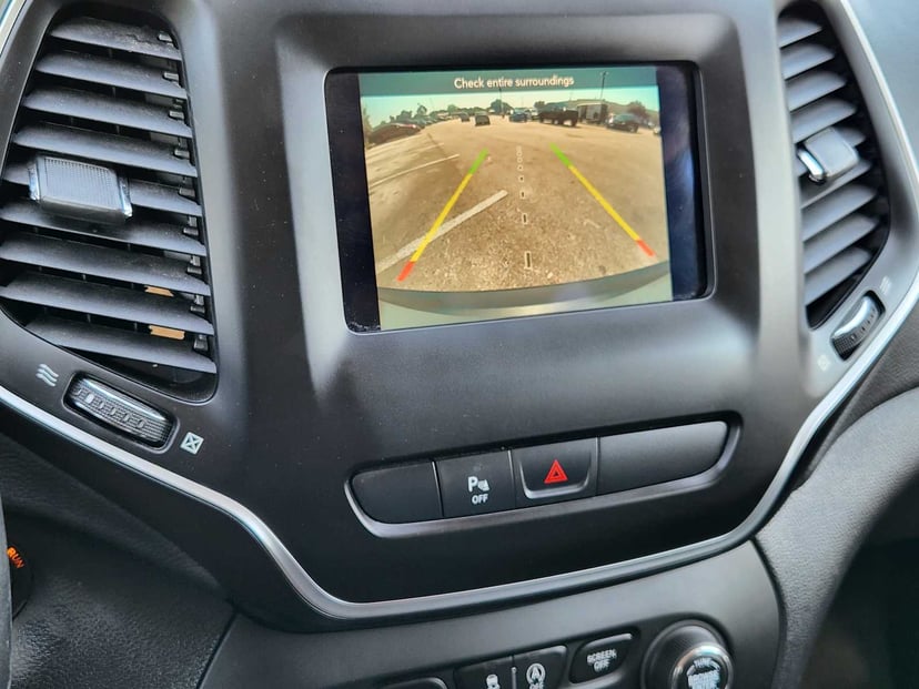 2019 Jeep Cherokee - Image 18