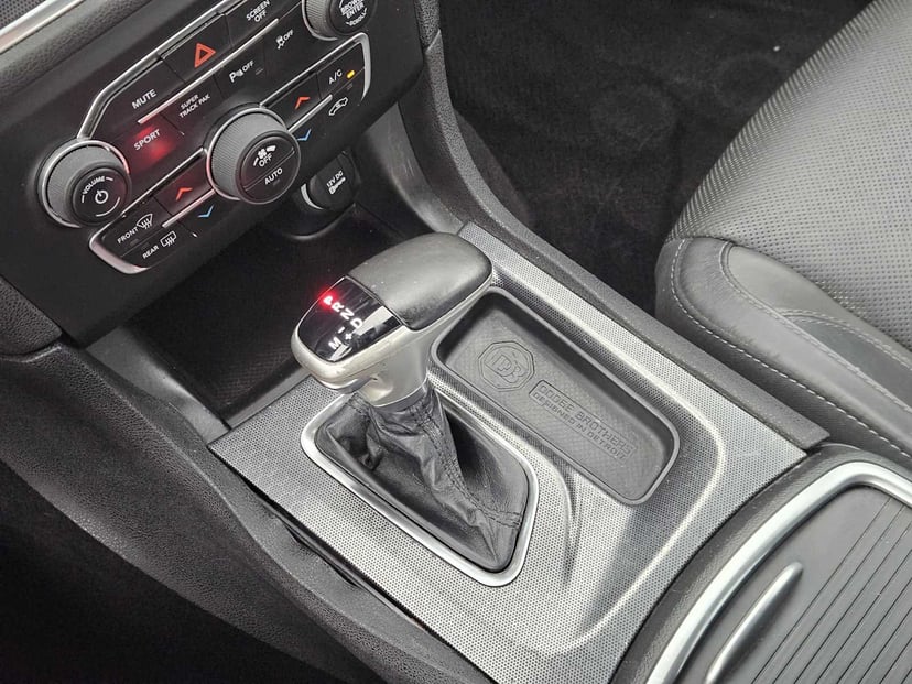 2018 Dodge Charger - Image 19