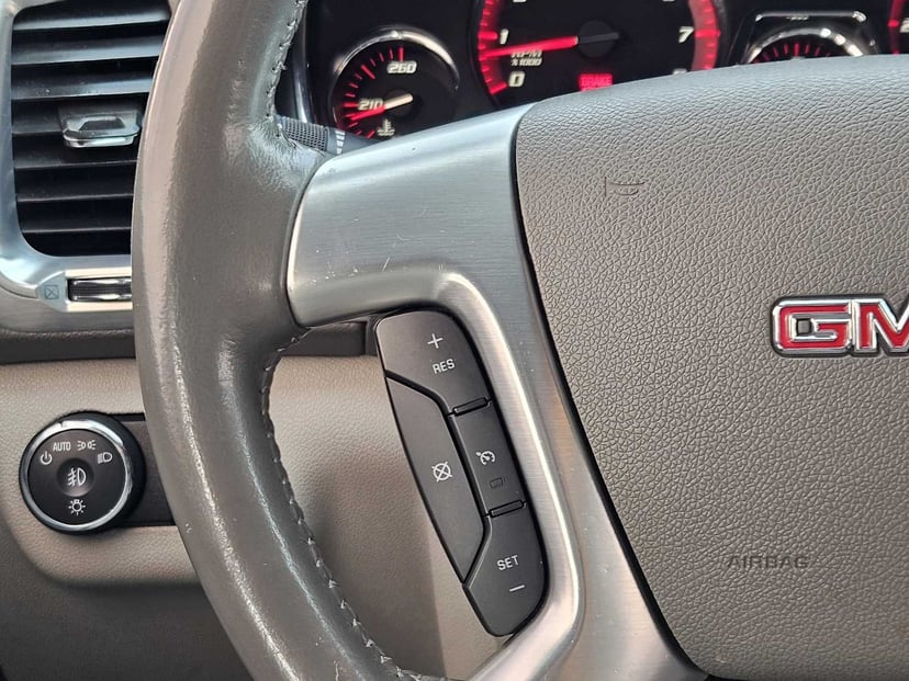 2015 GMC Acadia - Image 24