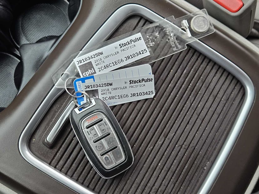 2018 Chrysler Pacifica - Image 31