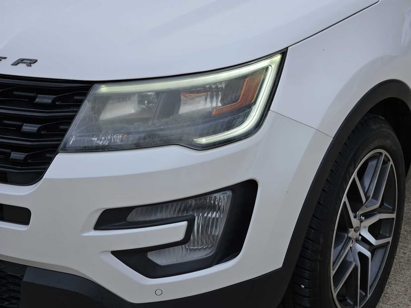 2017 Ford Explorer - Image 2
