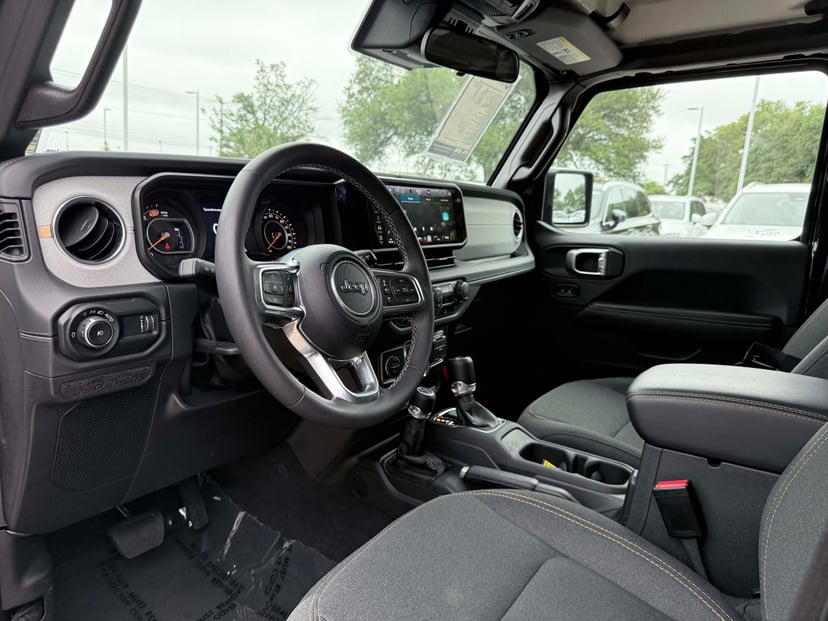 2025 Jeep Wrangler - Image 12