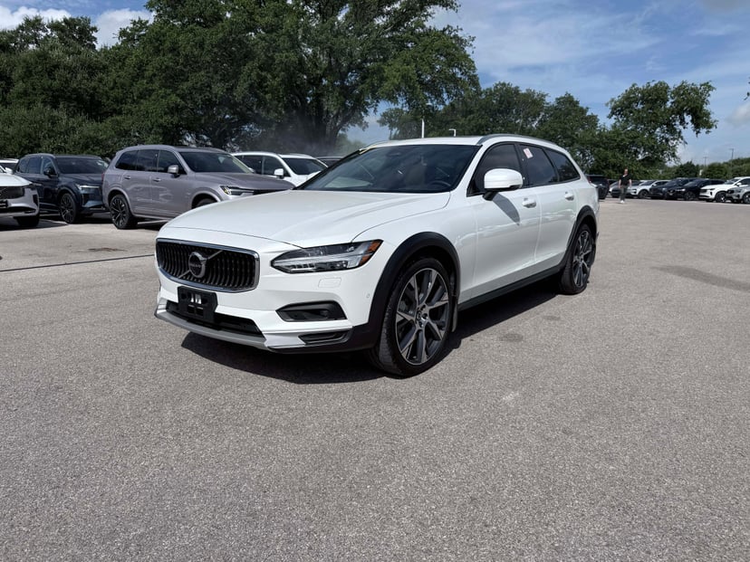 2025 Volvo V90 Cross Country - Image 1