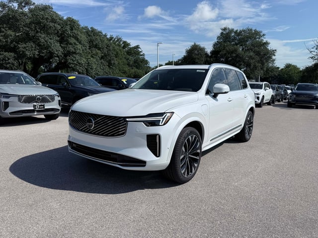2026 Volvo XC90 plug-in hybrid