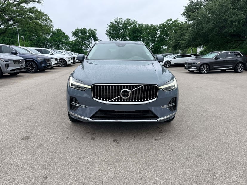 2023 Volvo XC60 - Image 8