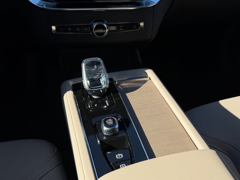 2026 Volvo XC90 plug-in hybrid - Image 14