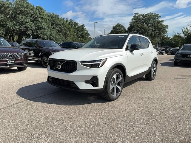 2026 Volvo XC40