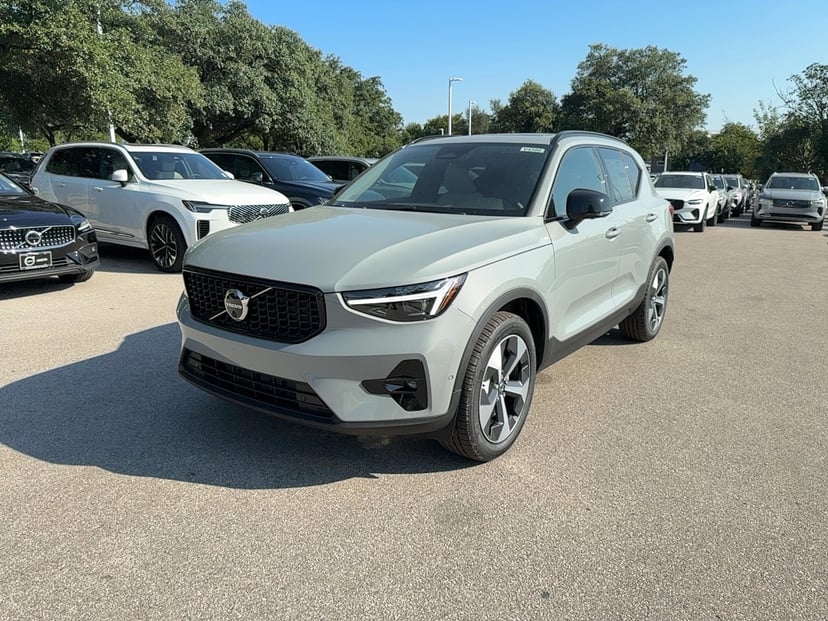 2026 Volvo XC40