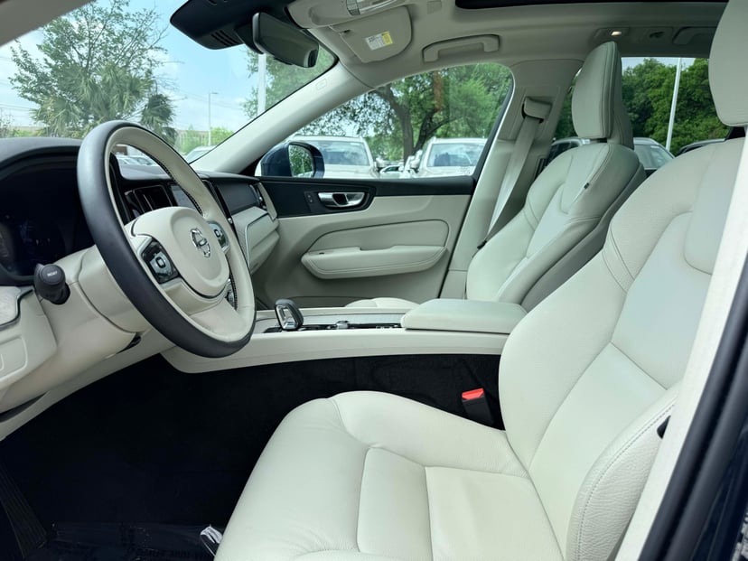 2023 Volvo XC60 - Image 11
