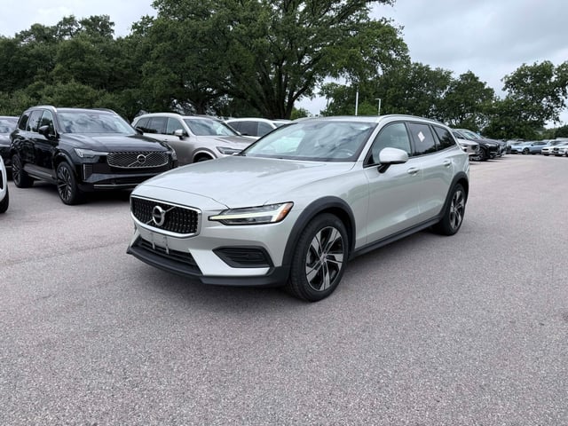 2020 Volvo V60 Cross Country