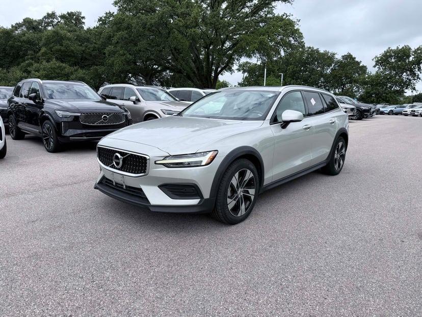 2020 Volvo V60 Cross Country