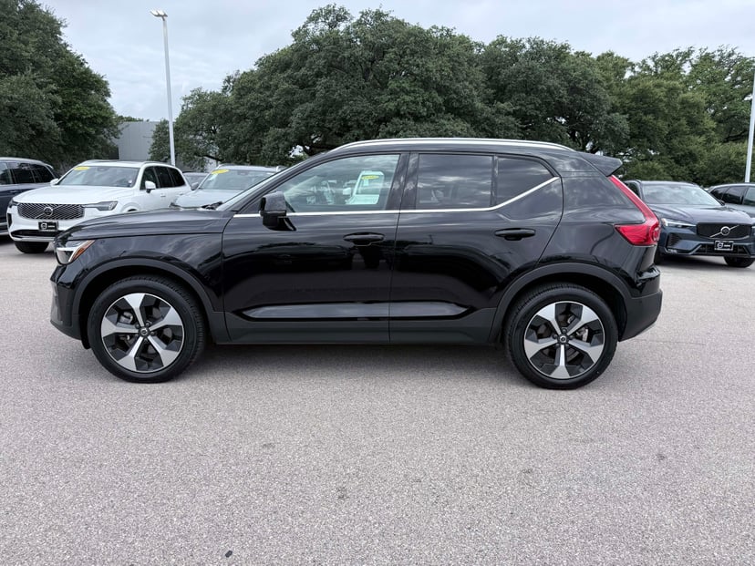 2025 Volvo XC40