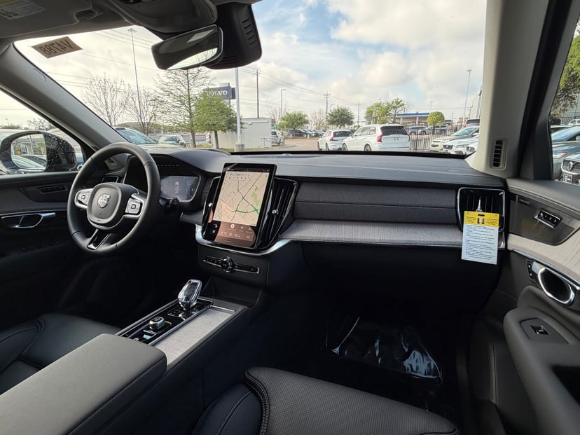 2026 Volvo XC90 plug-in hybrid - Image 10