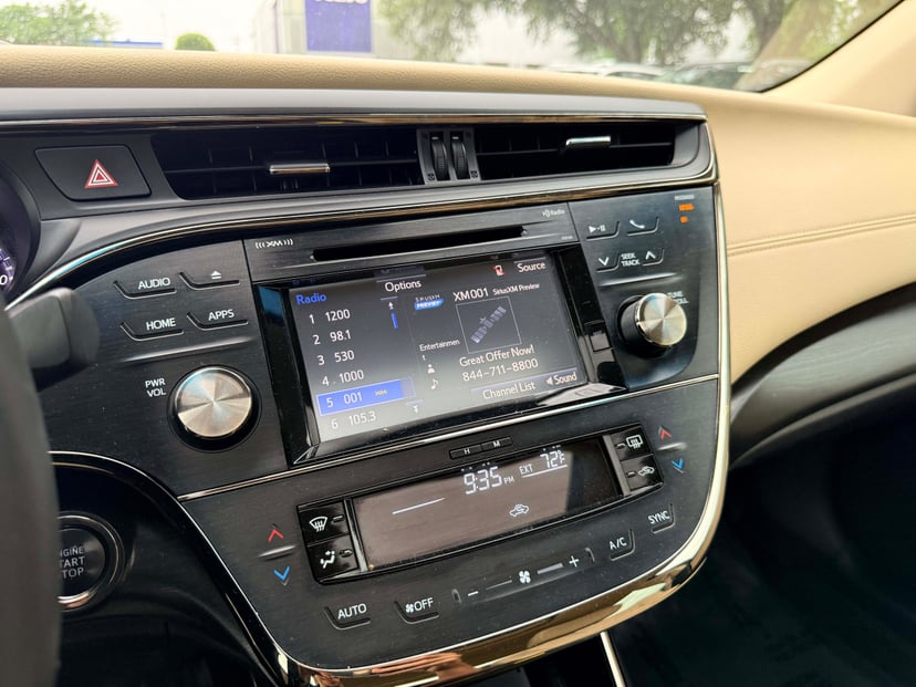 2018 Toyota Avalon - Image 19