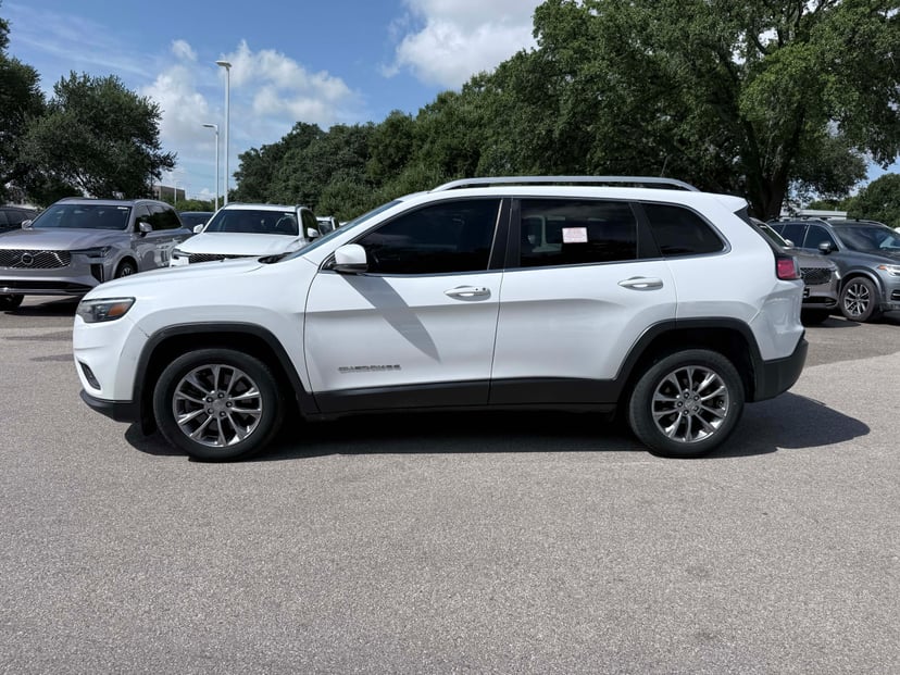 2019 Jeep Cherokee - Image 2