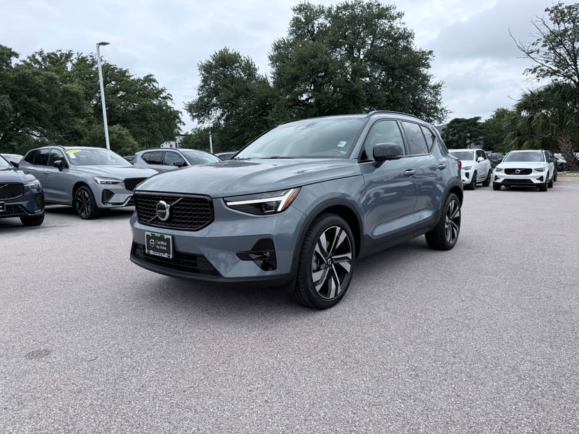 2023 Volvo XC40