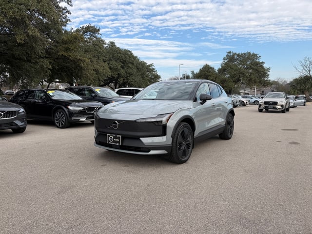 2026 Volvo EX30 Cross Country