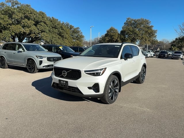 2026 Volvo XC40