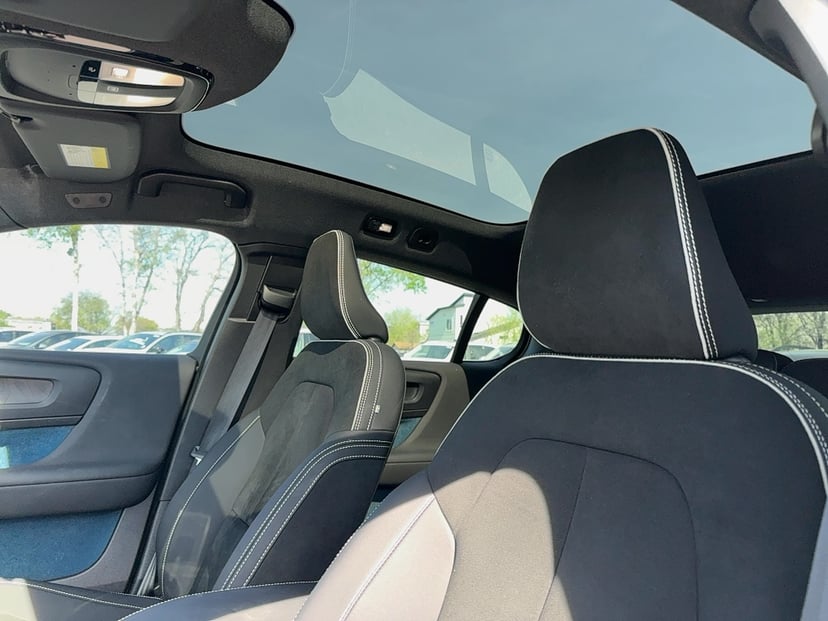 2023 Volvo C40 Recharge Pure Electric - Image 9