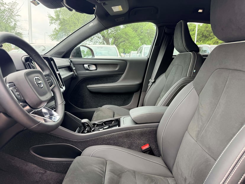 2023 Volvo C40 Recharge Pure Electric - Image 11