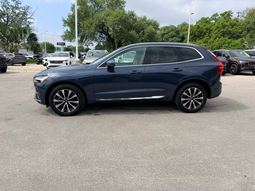 2023 Volvo XC60 - Image 2