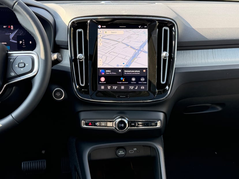 2026 Volvo XC40 - Image 12
