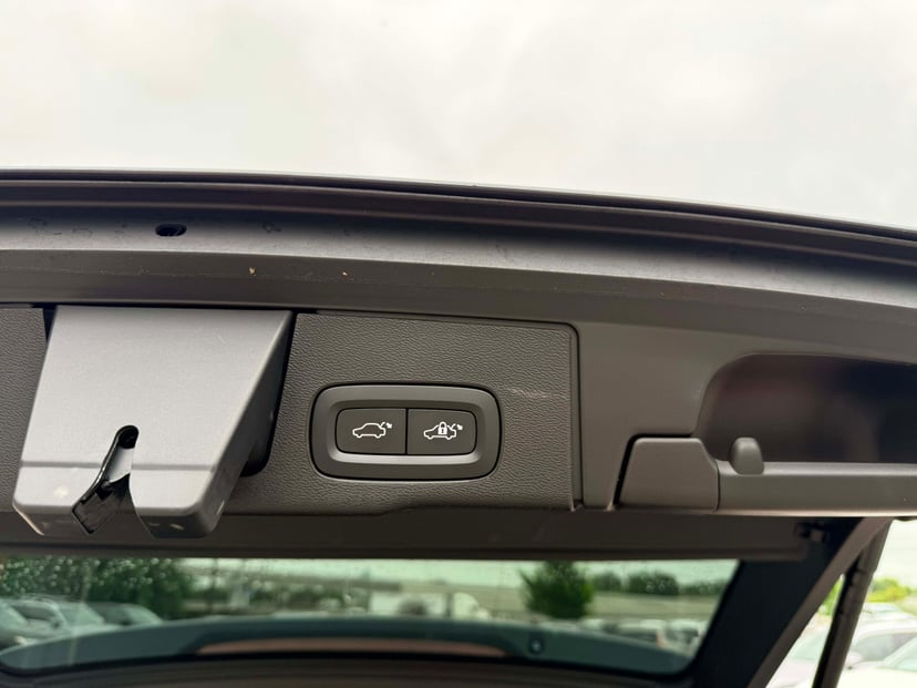 2023 Volvo XC60 - Image 25