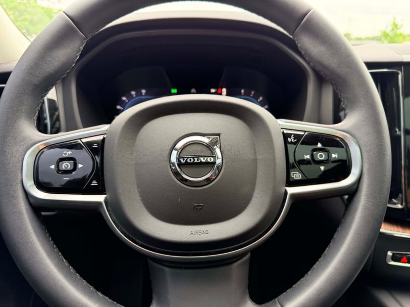 2023 Volvo XC60 - Image 18