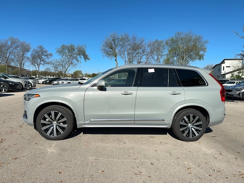 2025 Volvo XC90 - Image 2