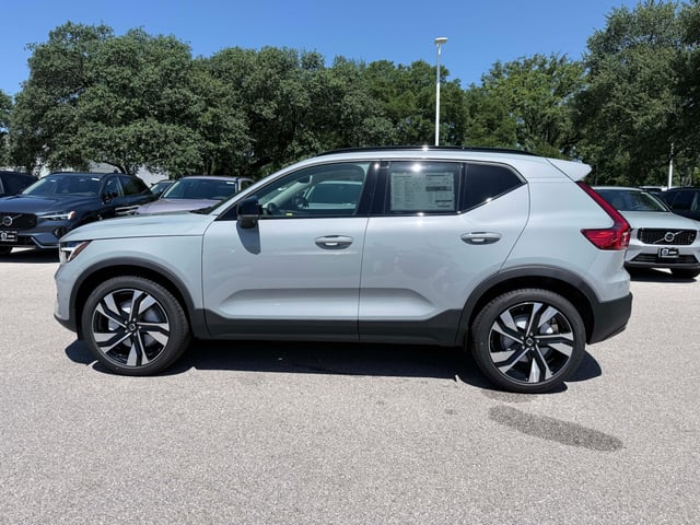 2026 Volvo XC40