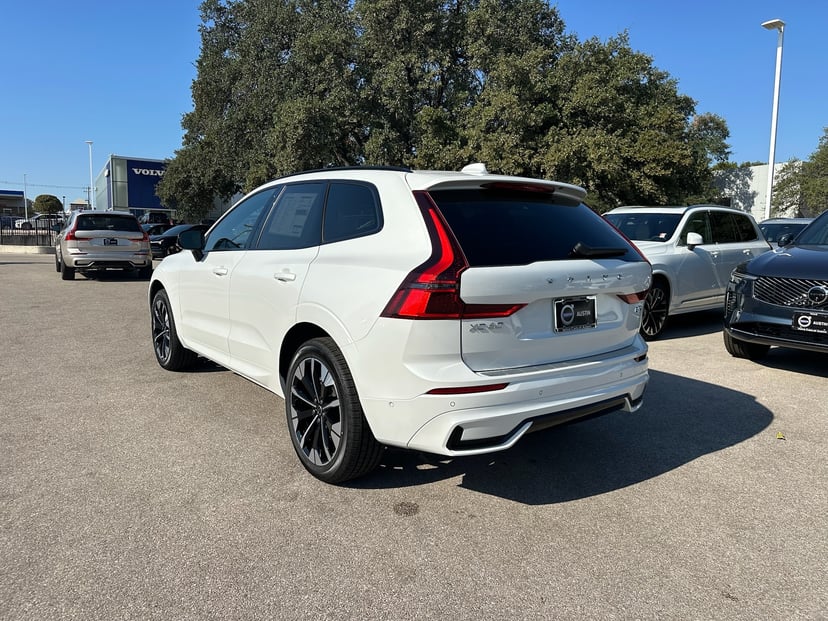 2026 Volvo XC60 - Image 3