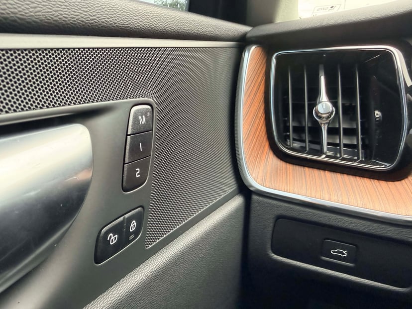 2023 Volvo XC60 - Image 17