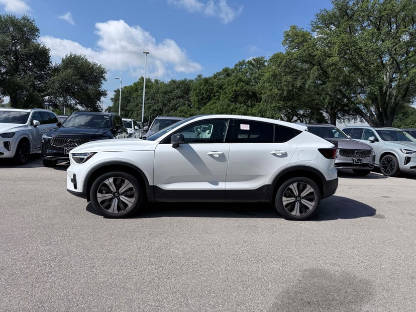 2023 Volvo C40 Recharge Pure Electric - Image 2