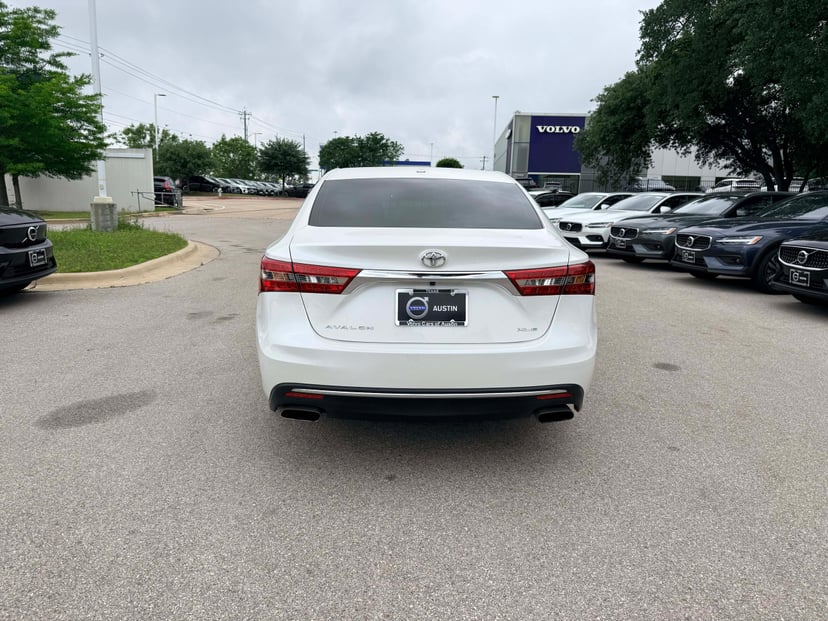 2018 Toyota Avalon - Image 4