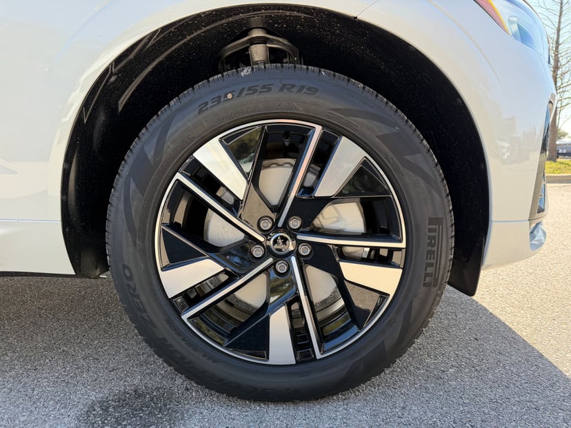 2026 Volvo XC60 - Image 7