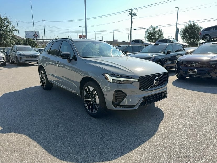 2026 Volvo XC60 - Image 8