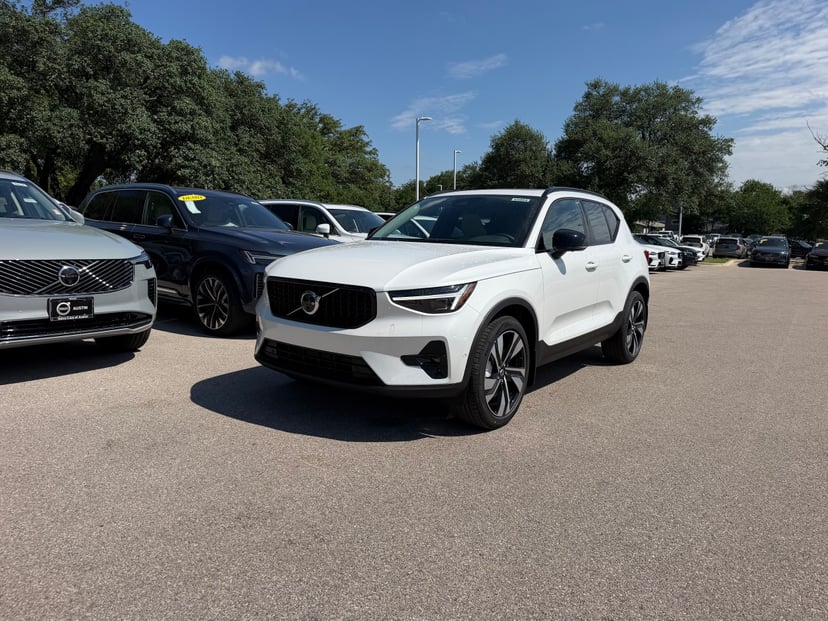 2026 Volvo XC40
