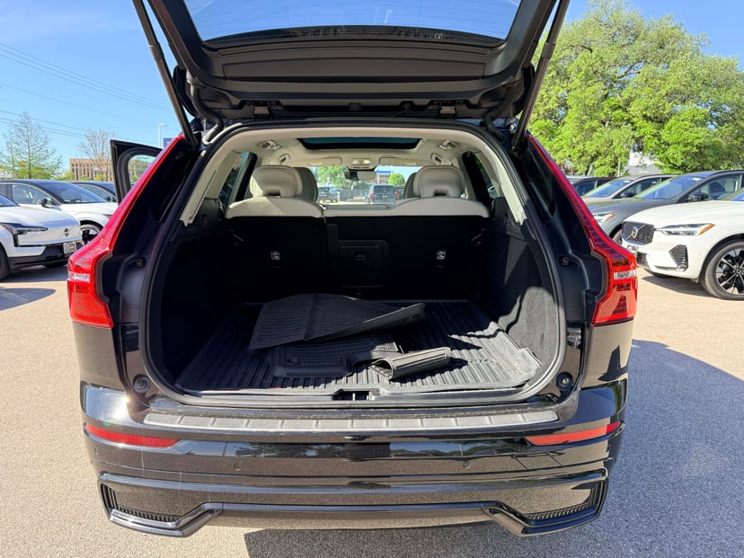 2023 Volvo XC60 - Image 20